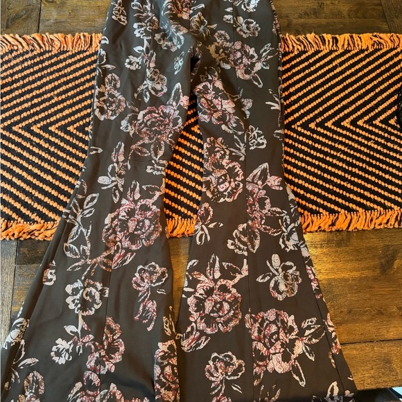 FREE PEOPLE Born To Be Wild Floral Super Flare Bell Bottom Pants size 8 - Picture 3 of 5
